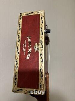 Guitare Cigar Box. Acoustique Électrique. 4 cordes. Fabriquée aux États-Unis. Prix réduit.