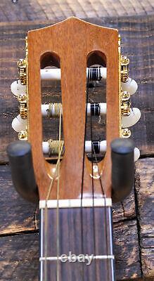 Guitare acoustique-électrique à cordes en nylon H. Jimenez LG El Maestro sans pan coupé en satin