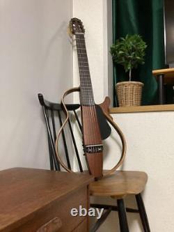 Guitare électrique acoustique silencieuse Yamaha SLG200N NT modèle à cordes nylon d'occasion