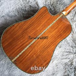 Guitare électro-acoustique 6 cordes en KOA avec incrustation de fleur en nacre - Custom Shop