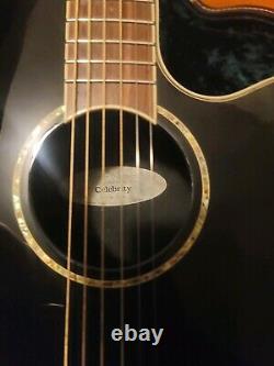 Ovation Celebrity CC 24 Acoustic Electric 6 String translates to 'Ovation Celebrity CC 24 électro-acoustique à 6 cordes' in French.