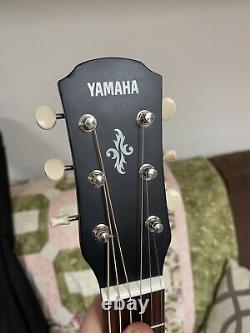 Yamaha APXT2 Guitare acoustique-électrique compacte à l'échelle 3/4 - Starburst - avec étui souple